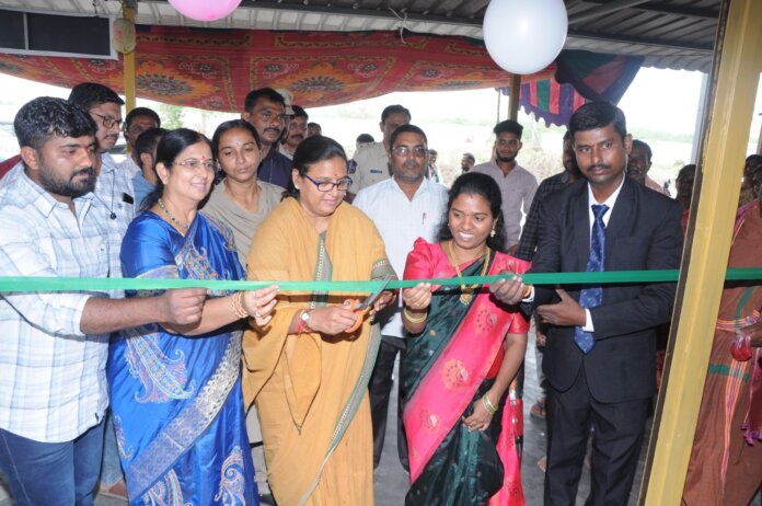 వెస్టీజ్ కంపెనీ నూతన బ్రాంచ్ కార్యాల‌యాన్ని కోదాడ ఎమ్మెల్యే పద్మావతి ప్రారంభిస్తున్నచిత్రం