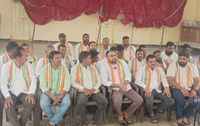 కమీషన్ల కోసం సొంత ప్రాంతాన్ని ఎండబెట్టిన ఘనత కొప్పుల ఈశ్వర్‌దే...