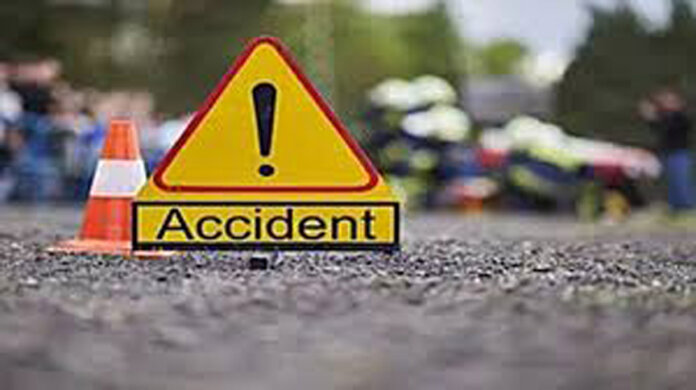 వికార‌బాద్‌ జిల్లాలో ఘోర రోడ్డ ప్ర‌మాదం