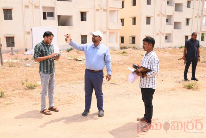 అర్హులైన లబ్ధిదారులకు రెండు పడక గదుల ఇండ్లు