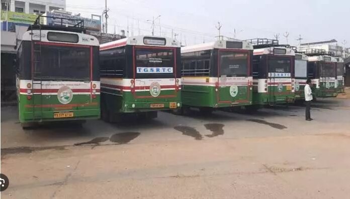 ఎక్కడి బస్సులు అక్కడే...!