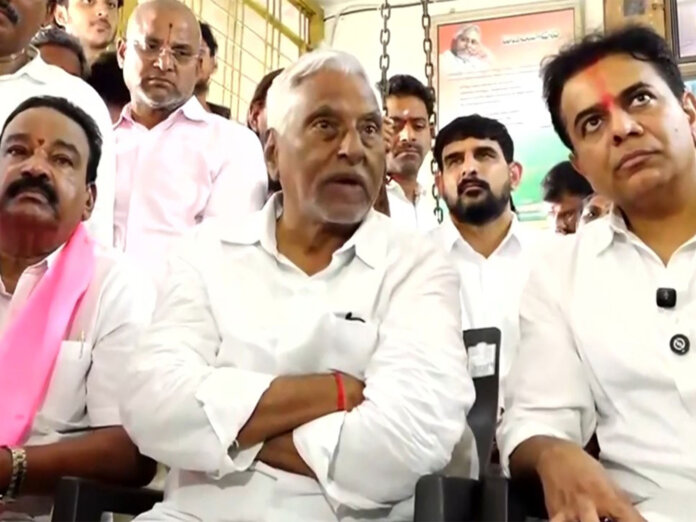 జీవన్ రెడ్డి చేరికను వ్యతిరేకిస్తున్న ఉమ్మడి కరీంనగర్ నేతలు