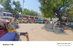 అరైవ్ అలైవ్ కార్యక్రమంలో ఆటో డ్రైవర్లకు అవగాహన