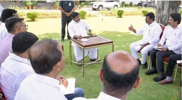 Breaking: విద్యుత్ ఆర్టిజన్ల సమ్మె విరమణ..!