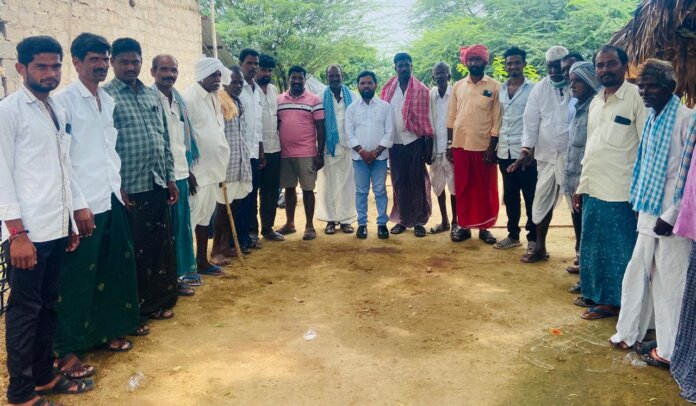 అక్రమ కోళ్ల ఫారాలకు ఎస్సై వత్తాసు...!