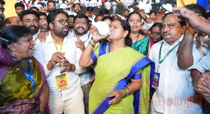 దట్ ఈజ్ కవిత...!