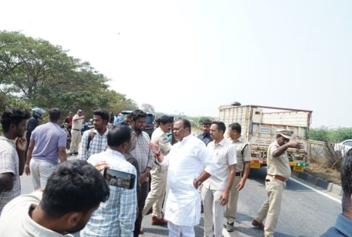 ధాన్యం కొనుగోళ్ల పై మంత్రి కోమటిరెడ్డి సమీక్ష..!