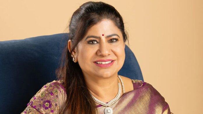తమిళనాడు ఎన్నికల్లో రూ.5863 కోట్ల అభ్యర్థి...!