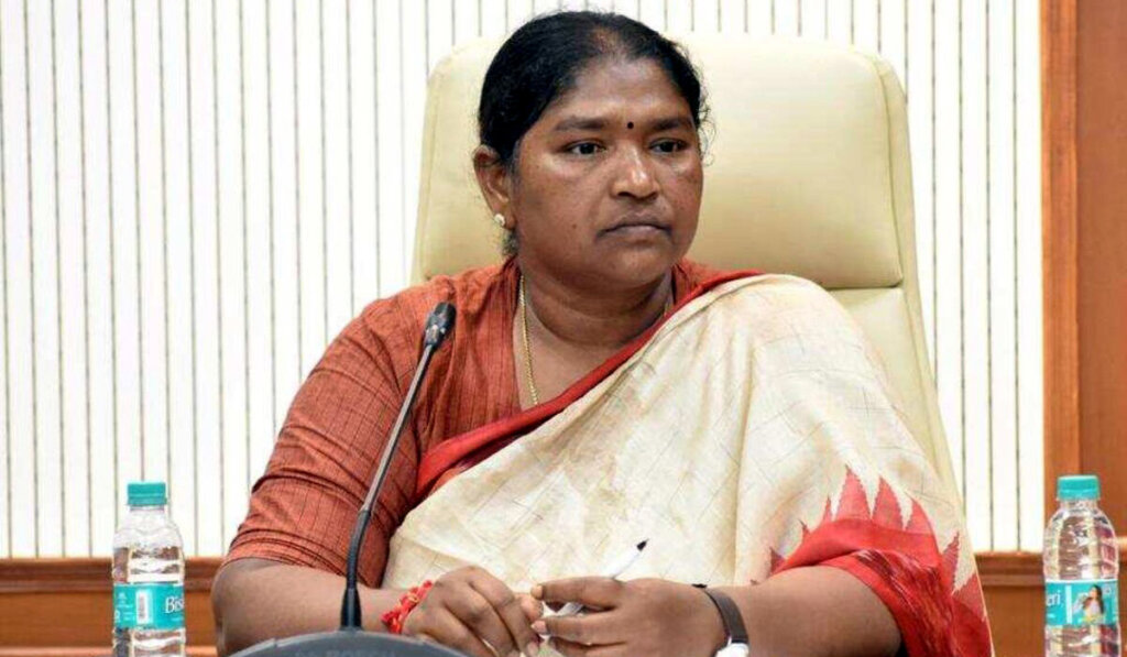 టార్గెట్ మంత్రి సీతక్క!