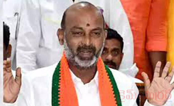 బండి సంజయ్ కు షాక్...! ప్రధాని పర్యటనకు దూరం...