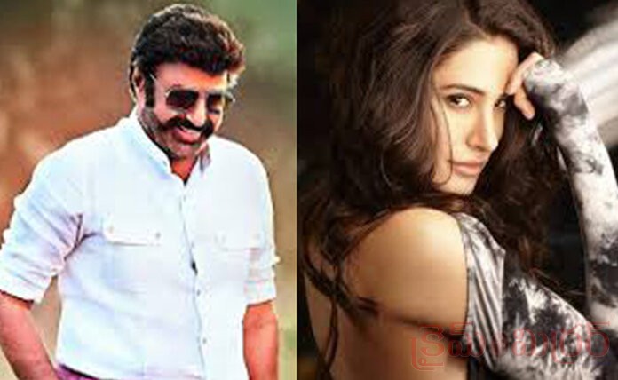 బాలయ్యతో స్టెప్పులు వేయ‌నున్న బాలీవుడ్ బ్యూటీ...!