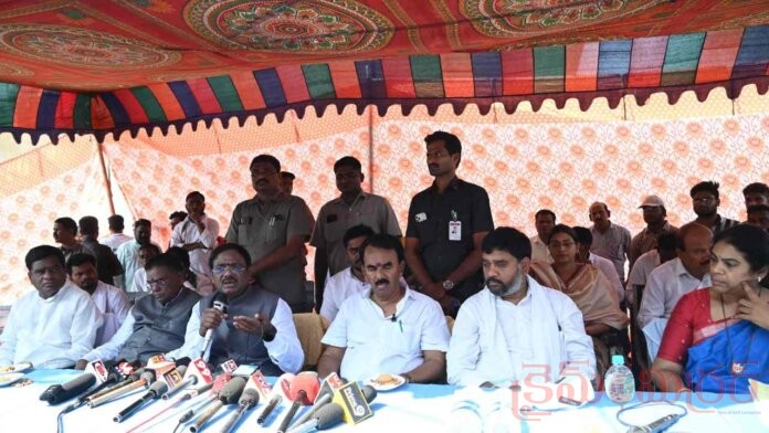 బీఆర్ ఎస్ ప్ర‌భుత్వంపై మంత్రి వివేక్ వెంక‌ట‌స్వామి సంచ‌ల‌న కామెంట్స్‌....!