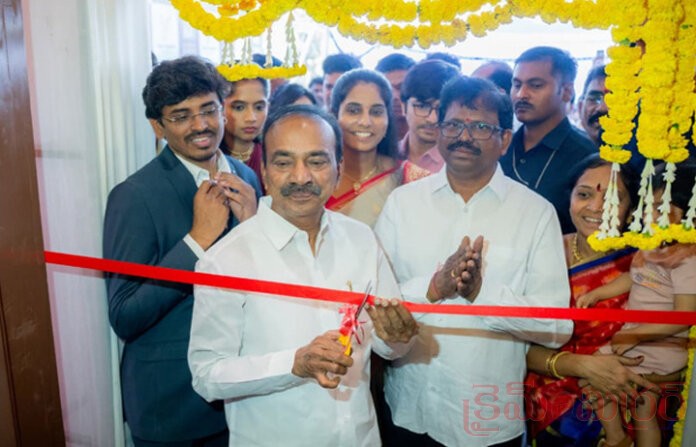 ఎంపీ ఈటల రాజేందర్, ఎమ్మెల్యే ఆరెకపూడి గాంధీ చేతుల మీదుగా 'ఎల్లిపాయకారం రెస్టారెంట్' ప్రారంభం