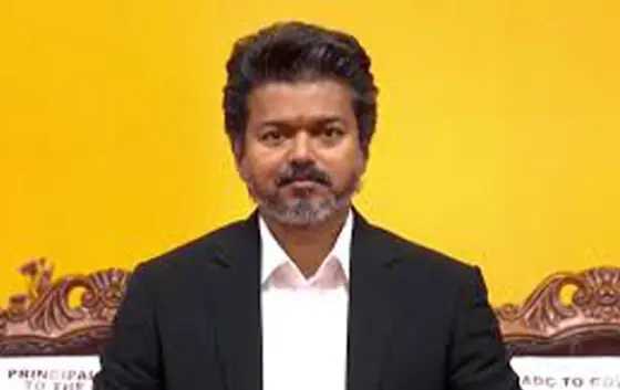 నేను సీఎం కాదు.. ప్రజల సేవకుడిని…తమిళనాడు సీఎం విజయ్ భావోద్వేగ వ్యాఖ్యలు...!