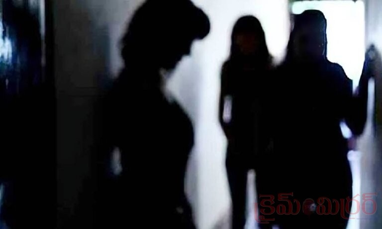 బంజారాహిల్స్‌లో సెక్స్ రాకెట్ బట్టబయలు.. స్పై కెమెరా కలకలం