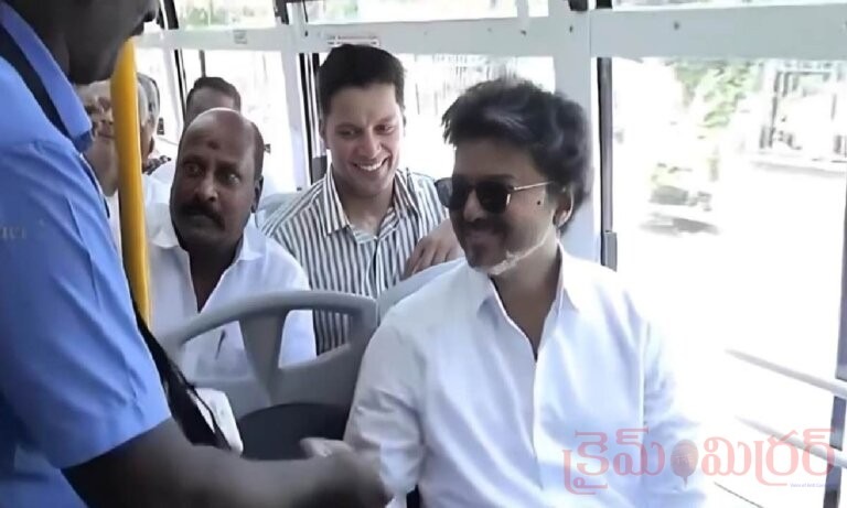 కొత్త బస్సులో సీఎం విజయ్ సవారీ.. ప్రజలతో కలిసిన ‘రియల్ లీడర్’