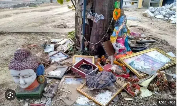 దేవుళ్ల పాత పటాలు, విగ్రహాలను ఏమి చేయాలి...?