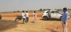 అనుమతులు లేకున్నా అమ్మకాలు..ప్రభుత్వ భూమి కబ్జాకు సైతం కుట్ర.!?