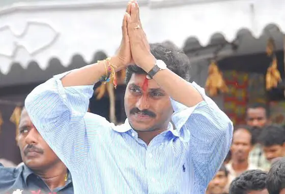 జగన్ పాదయాత్రపై ఏపీలో జోరుగా చ‌ర్చా....!