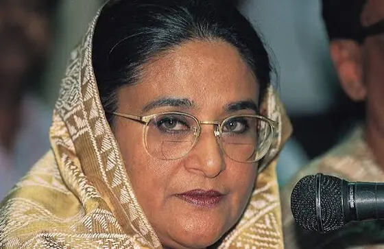 బంగ్లా మాజీ ప్ర‌ధాని సంచ‌ల‌న వ్యాఖ్య‌లు...! బ‌తికినా, చ‌నిపోయినా సొంత‌గ‌డ్డ‌పైనే...!