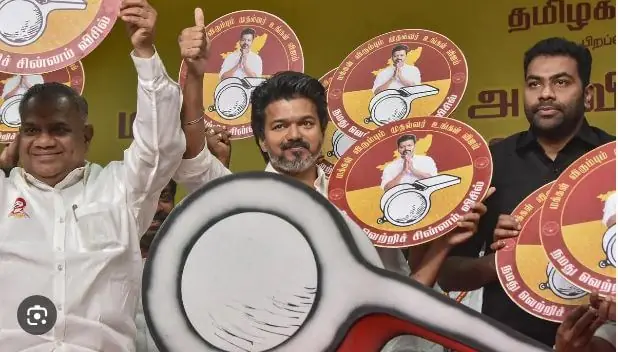 విజయ్ ఆపరేషన్ ఆకర్ష్.. టీవీకెలో చేరనున్న కీలక నేతలు...!