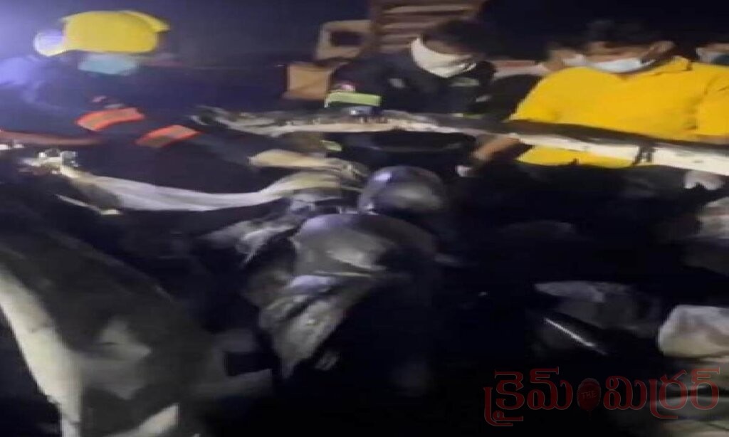 సమృద్ధి ఎక్స్‌ప్రెస్‌వేపై ఘోర ప్రమాదం: ఐదుగురు మృతి