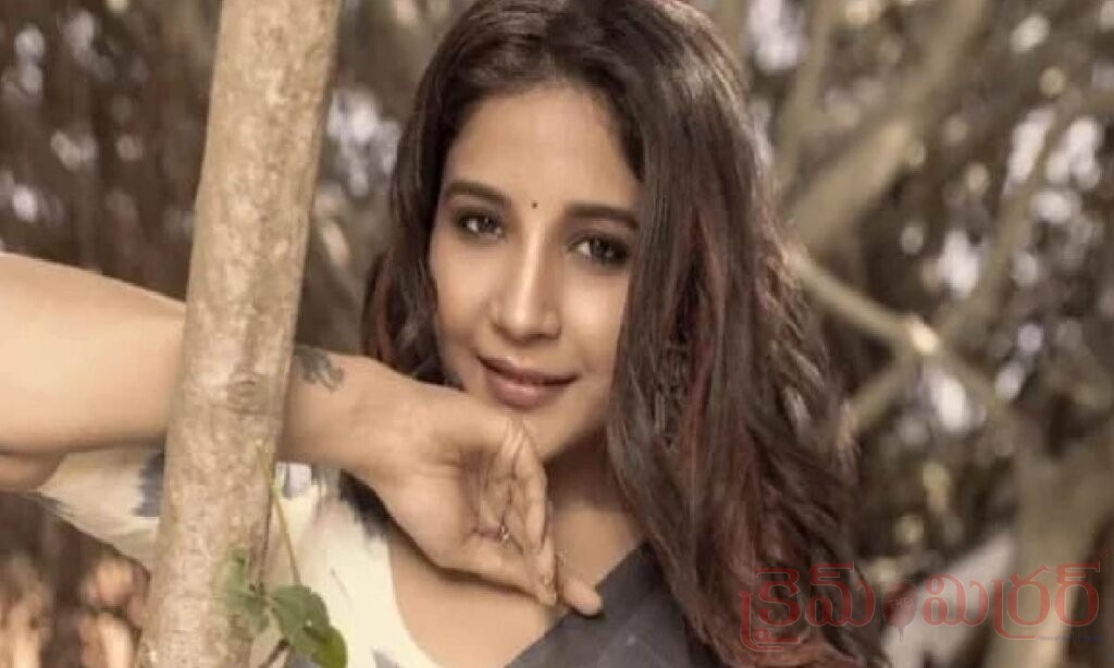 నటి సాక్షి అగర్వాల్ కొత్త అడుగు – ‘ఓకూ’ న్యూట్రిషన్ బ్రాండ్‌తో బిజినెస్‌లోకి ఎంట్రీ