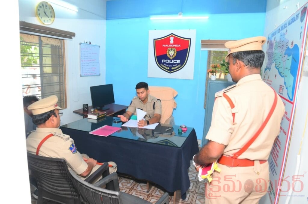 కేసుల దర్యాప్తులో వేగం పెంచాలి – ఎస్పీ పవార్