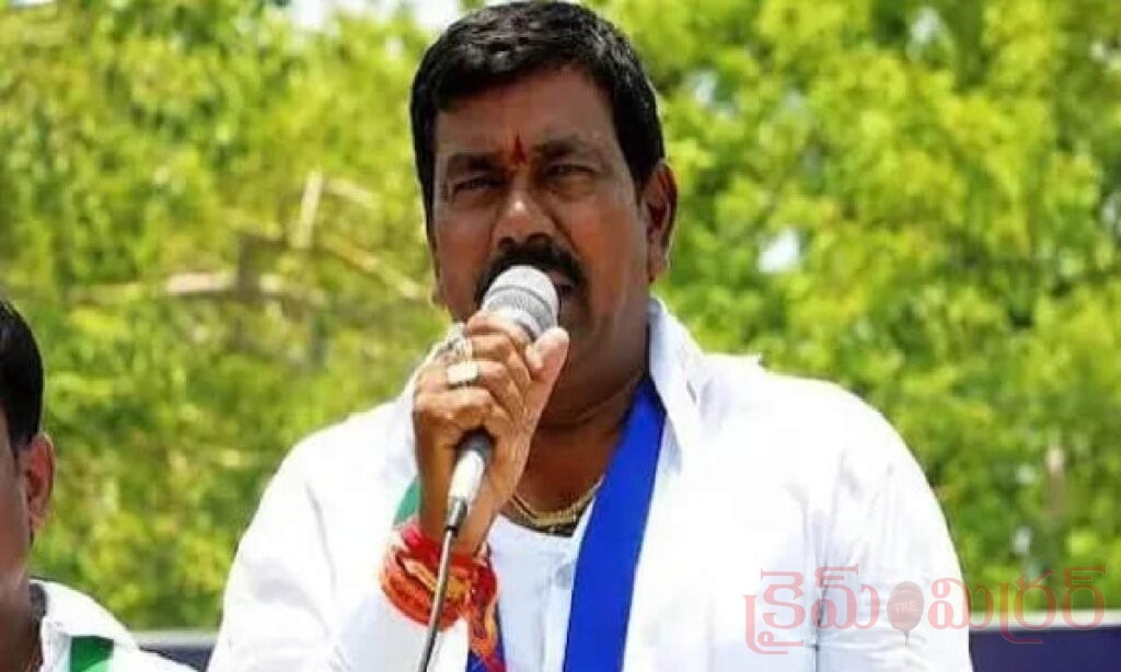 హత్యాయత్నం కేసులో వైసీపీ ఎమ్మెల్యే విరూపాక్షికి బెయిల్.. అయినా బయటకు రాకుండా జైలులోనే…