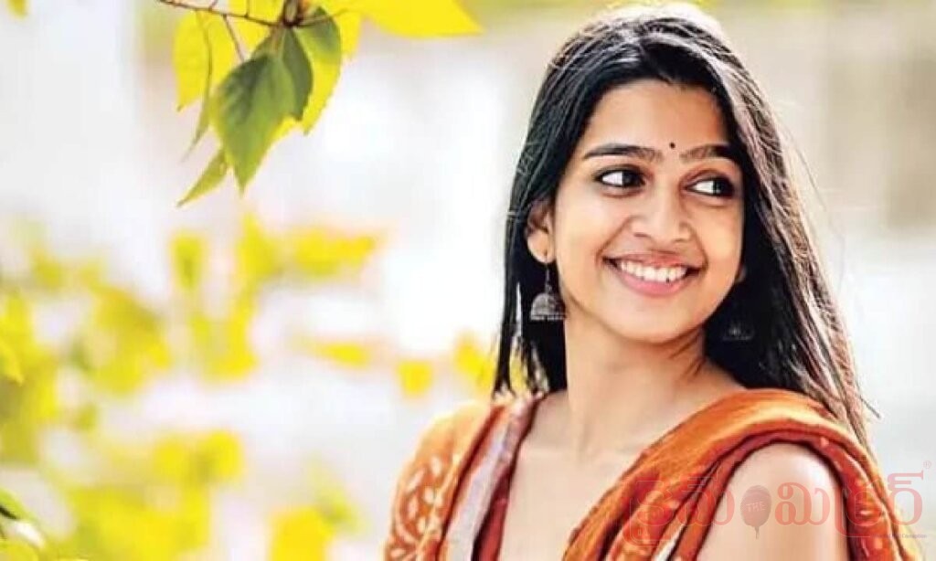 అవకాశాలు చేజారినా వెనక్కి తగ్గలేదు.. తల్లిదండ్రుల కోసం సినిమాల్లోకి వచ్చా: అనంతిక
