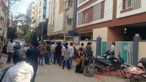 Youth commits suicide in Madhapur