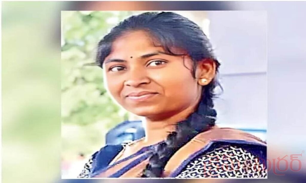 కర్నూలులో దారుణం.. పారిశుద్ధ్య కార్మికురాలిపై పెట్రోల్‌ దాడి