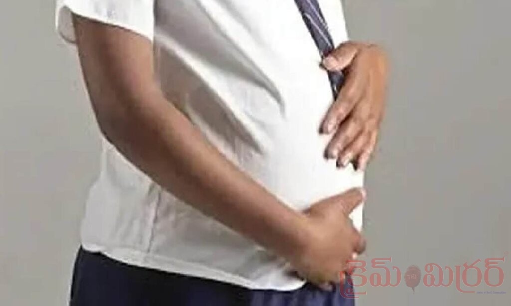  గర్భం దాల్చిన ఆశ్రమ పాఠశాల విద్యార్థిని.. ముగ్గురు సిబ్బంది సస్పెండ్