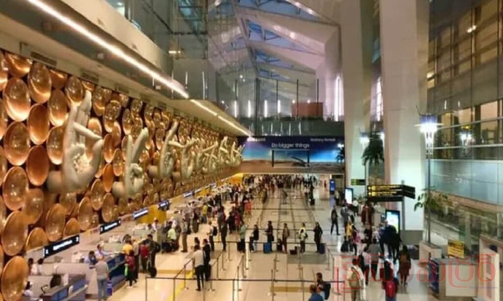 ఢిల్లీ ఎయిర్‌పోర్టులో భారీగా బంగారం పట్టివేత.. సీట్ల కింద దాచిన 6.5 కిలోలు
