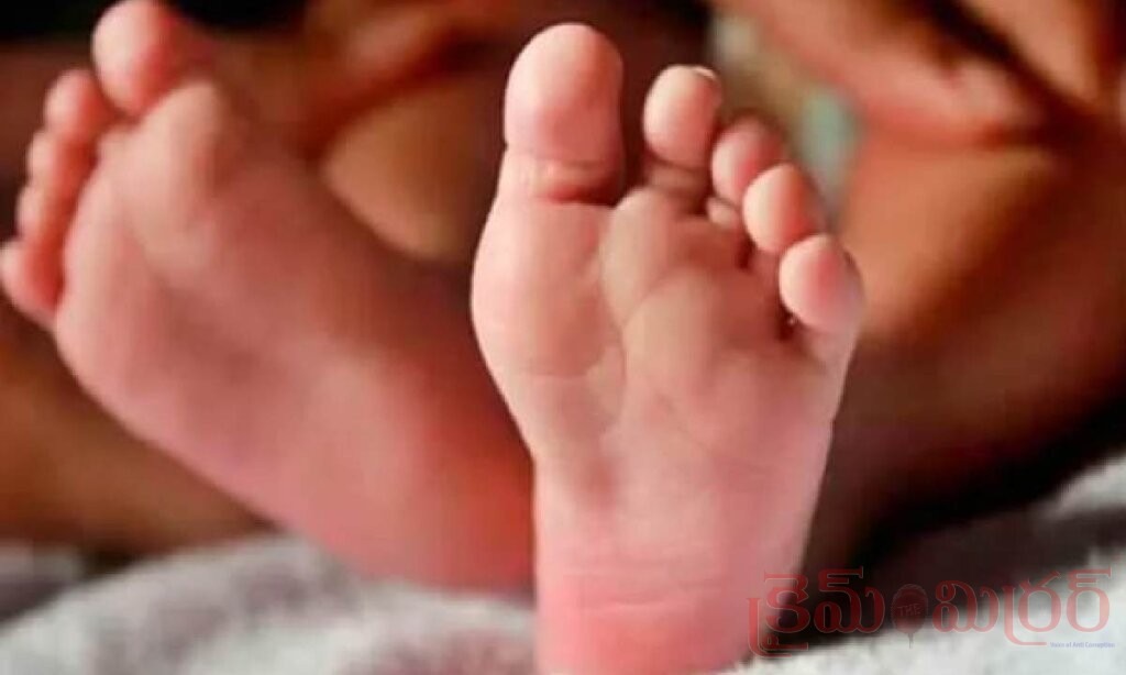 వేడి నీళ్ల బకెట్‌లో పడి నాలుగేళ్ల బాలిక మృతి.. మైలార్‌దేవ్‌పల్లిలో విషాదం