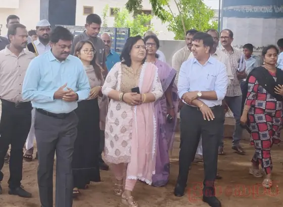 మునుగోడులో ఓటరు జాబితా సవరణ ప్రక్రియను పరిశీలించిన కమిషనర్ దేవసేన...!